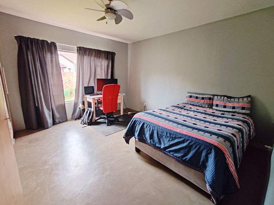 3 Bedroom Property for Sale in Mooivallei Park North West